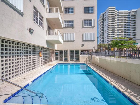 2600 Collins Ave 206, Miami Beach FL 33140