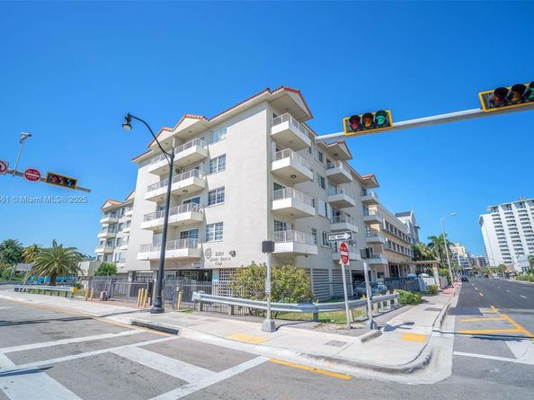 2600 Collins Ave 206, Miami Beach FL 33140