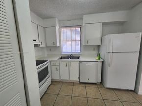 6195 NW 186th St 309, Hialeah FL 33015