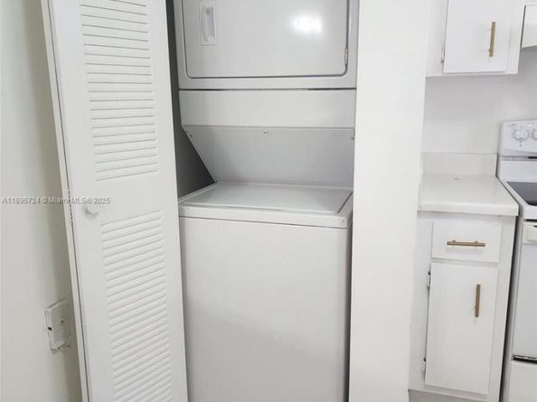 6195 NW 186th St 309, Hialeah FL 33015