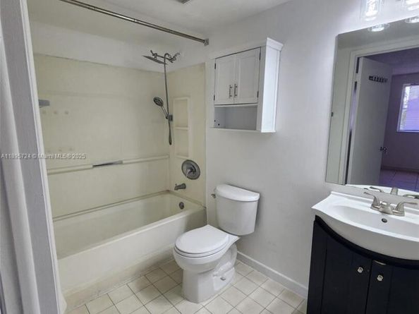 6195 NW 186th St 309, Hialeah FL 33015