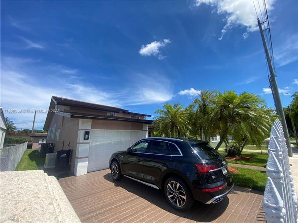 21375 SW 122nd Ave, Miami FL 33177