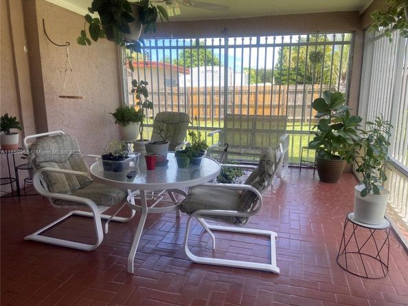 21375 SW 122nd Ave, Miami FL 33177