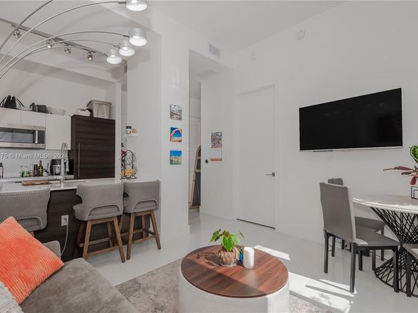 301 Altara Ave 305, Coral Gables FL 33146