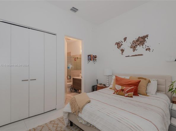 301 Altara Ave 305, Coral Gables FL 33146