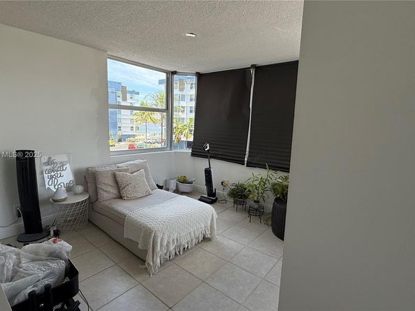 16565 NE 26th Ave 3G, North Miami Beach FL 33160