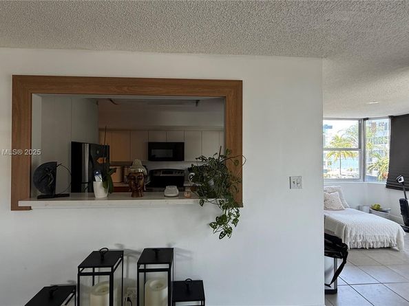 16565 NE 26th Ave 3G, North Miami Beach FL 33160
