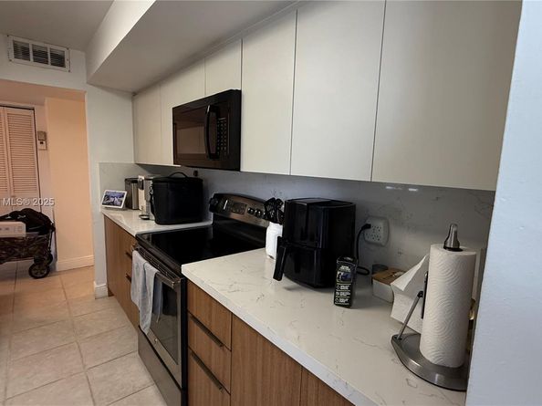 16565 NE 26th Ave 3G, North Miami Beach FL 33160