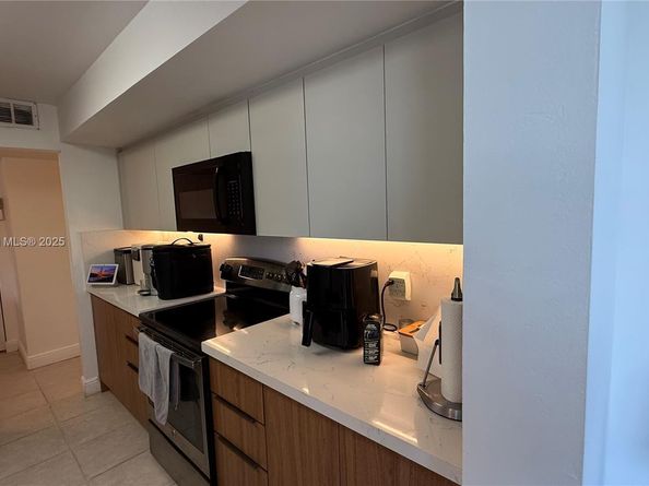 16565 NE 26th Ave 3G, North Miami Beach FL 33160