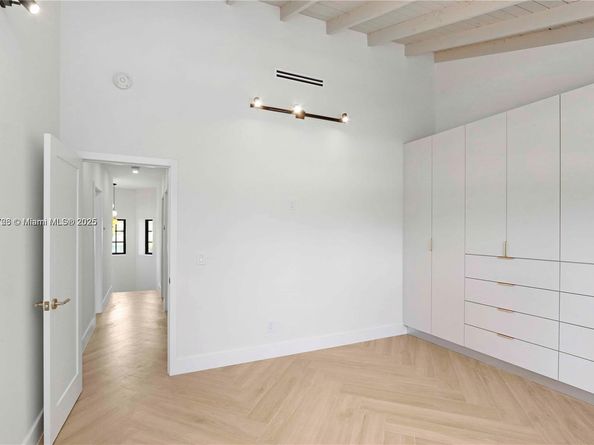 3153 Royal Palm Ave, Miami Beach FL 33140