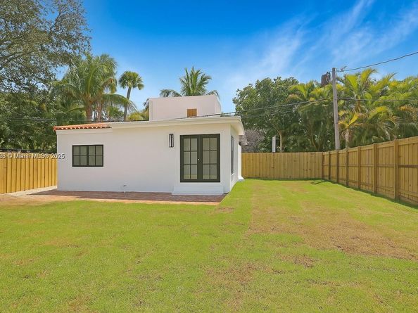 3153 Royal Palm Ave, Miami Beach FL 33140