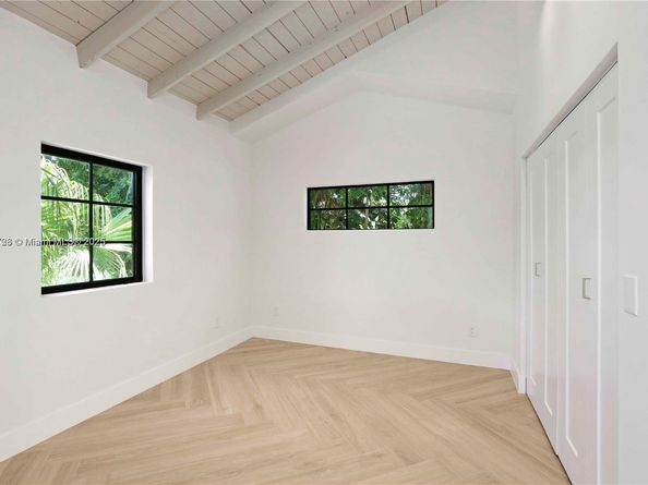 3153 Royal Palm Ave, Miami Beach FL 33140