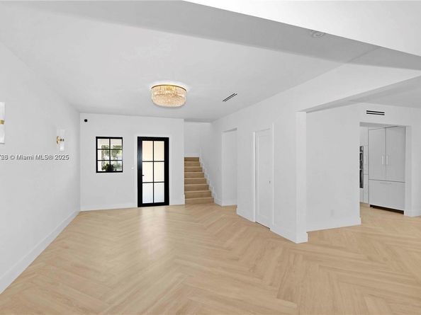 3153 Royal Palm Ave, Miami Beach FL 33140