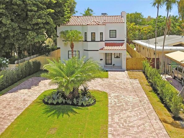 3153 Royal Palm Ave, Miami Beach FL 33140