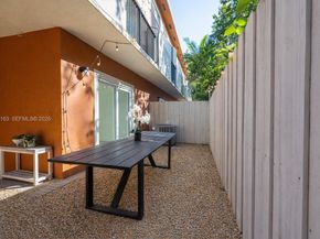 1611 SW 2nd Ct AA112, Miami FL 33129