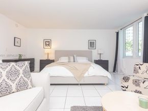 2301 Collins Ave 423, Miami Beach FL 33139