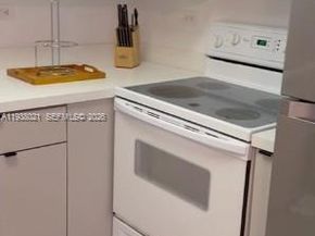 2301 Collins Ave 423, Miami Beach FL 33139