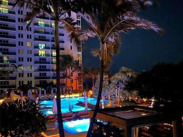 2301 Collins Ave 423, Miami Beach FL 33139