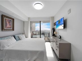 1600 NE 1st Ave 2811, Miami FL 33132