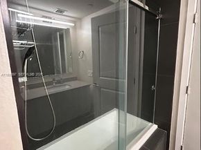 1600 NE 1st Ave 2811, Miami FL 33132