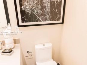 1600 NE 1st Ave 2811, Miami FL 33132