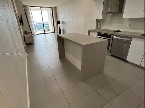 1600 NE 1st Ave 2811, Miami FL 33132