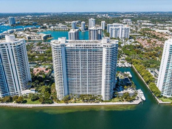 7000 Island Blvd 1402, Aventura FL 33160