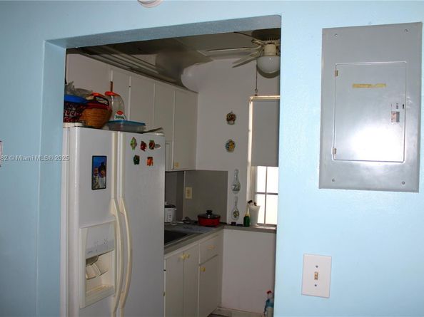 1154 W 35th St 221, Hialeah FL 33012