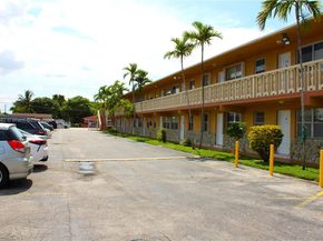1154 W 35th St 221, Hialeah FL 33012