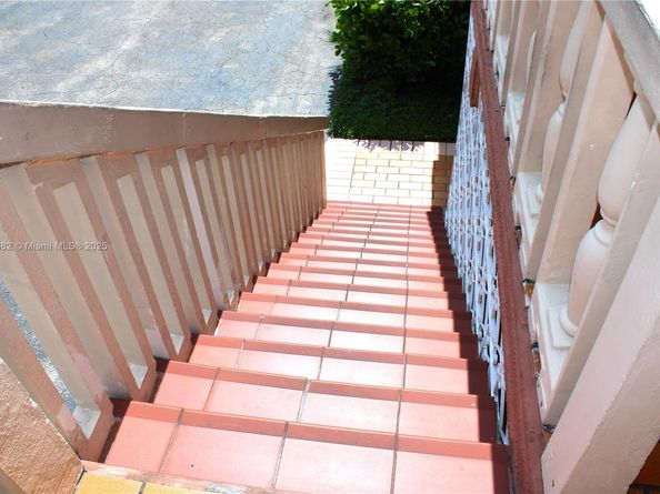 1154 W 35th St 221, Hialeah FL 33012
