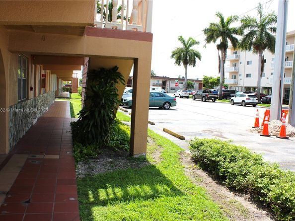 1154 W 35th St 221, Hialeah FL 33012
