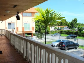1154 W 35th St 221, Hialeah FL 33012