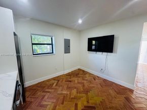 905 SW 13th Ct, Miami FL 33135