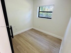 905 SW 13th Ct, Miami FL 33135