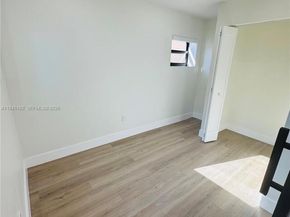 905 SW 13th Ct, Miami FL 33135