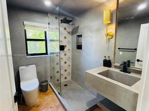 905 SW 13th Ct, Miami FL 33135