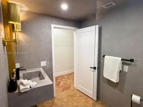 905 SW 13th Ct, Miami FL 33135