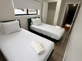 905 SW 13th Ct, Miami FL 33135