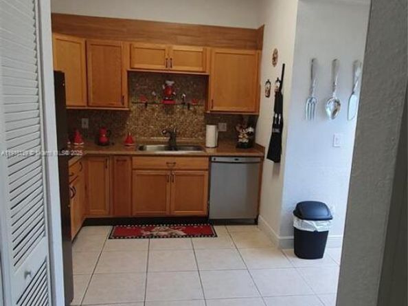 6702 SW 152nd Pl 2802, Miami FL 33193