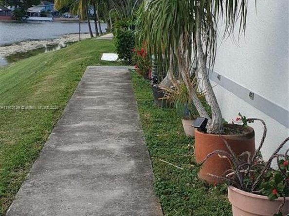 6702 SW 152nd Pl 2802, Miami FL 33193