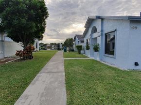 6702 SW 152nd Pl 2802, Miami FL 33193
