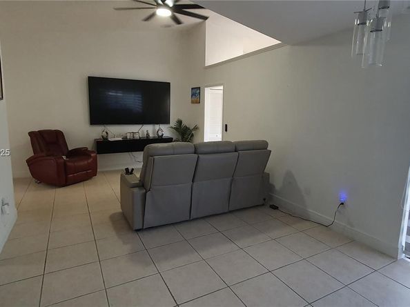 6702 SW 152nd Pl 2802, Miami FL 33193