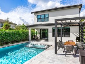 4510 W Pinehurst Trl W, Oakland Park FL 33309