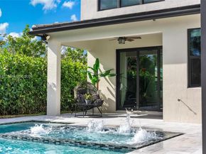 4510 W Pinehurst Trl W, Oakland Park FL 33309