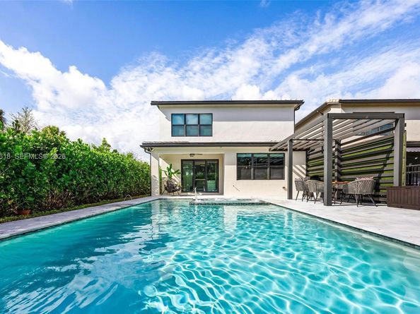 4510 W Pinehurst Trl W, Oakland Park FL 33309