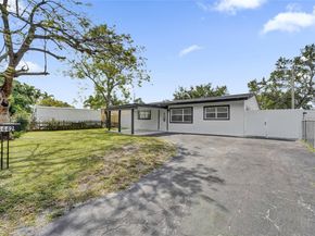6442 Oak St, Hollywood FL 33024