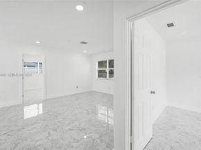 6442 Oak St, Hollywood FL 33024