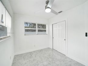 6442 Oak St, Hollywood FL 33024