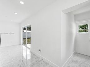 6442 Oak St, Hollywood FL 33024