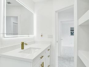 6442 Oak St, Hollywood FL 33024